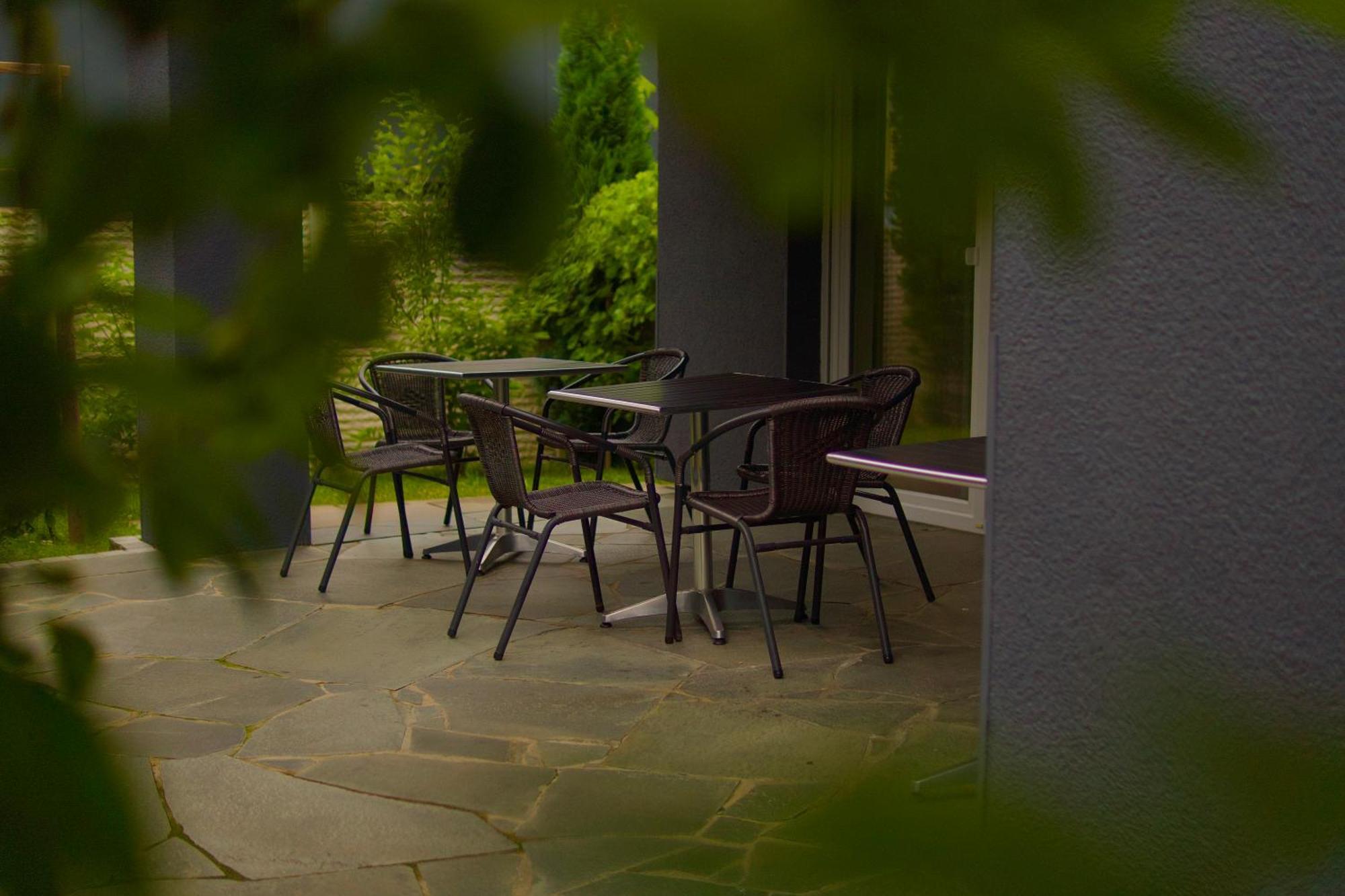 Bed & Breakfast Outlet Hotel Dettingen an der Erms Exterior foto