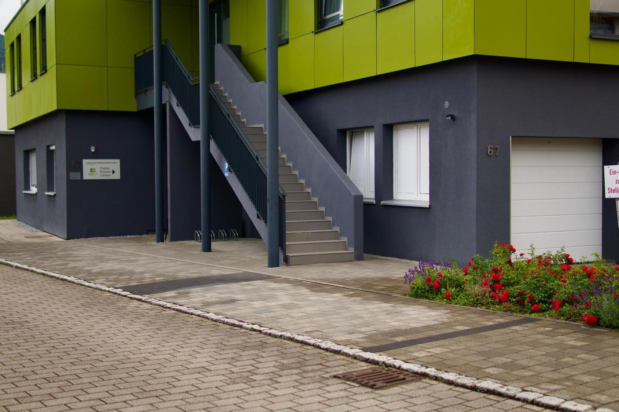 Bed & Breakfast Outlet Hotel Dettingen an der Erms Exterior foto