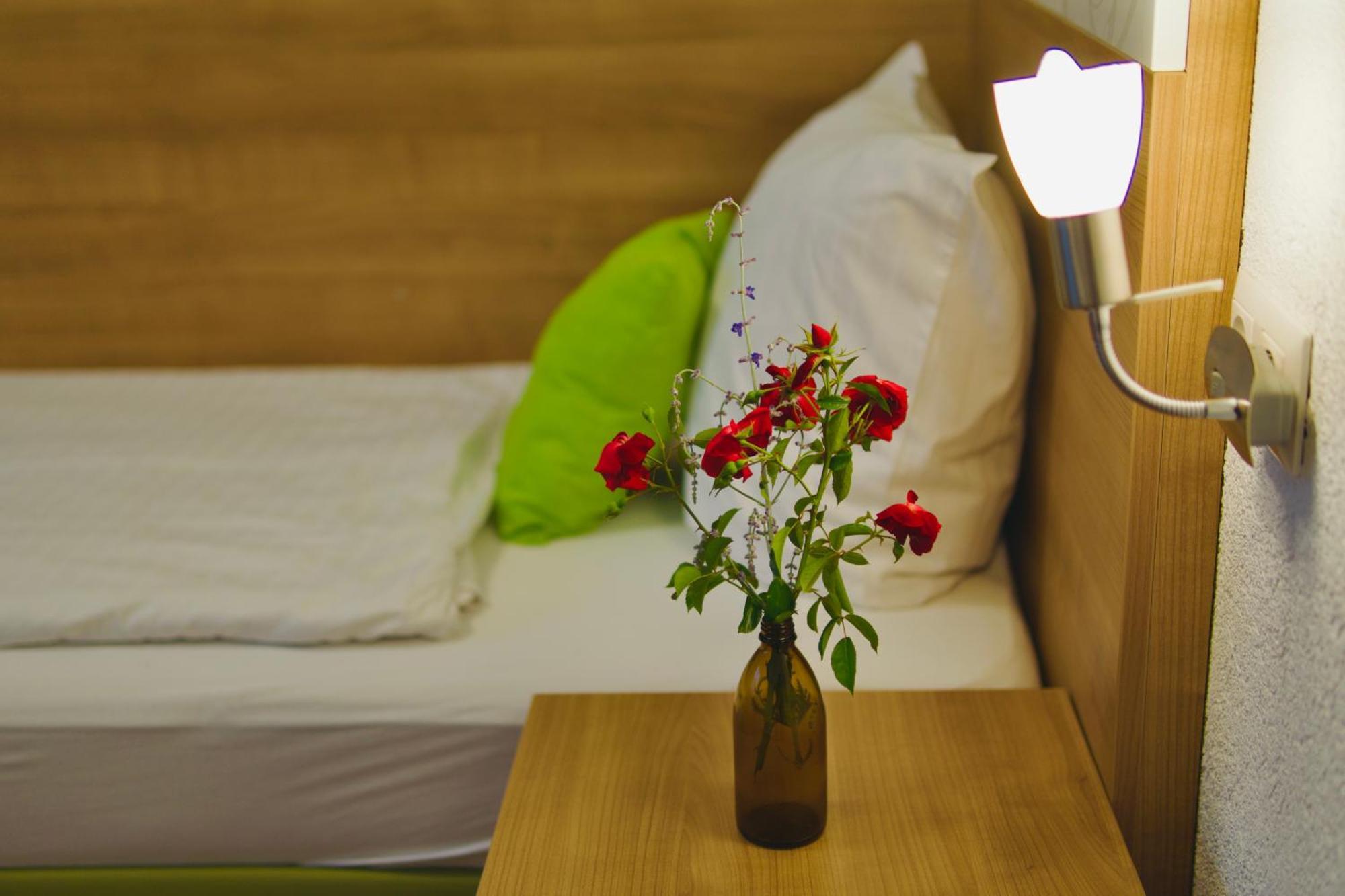 Bed & Breakfast Outlet Hotel Dettingen an der Erms Exterior foto