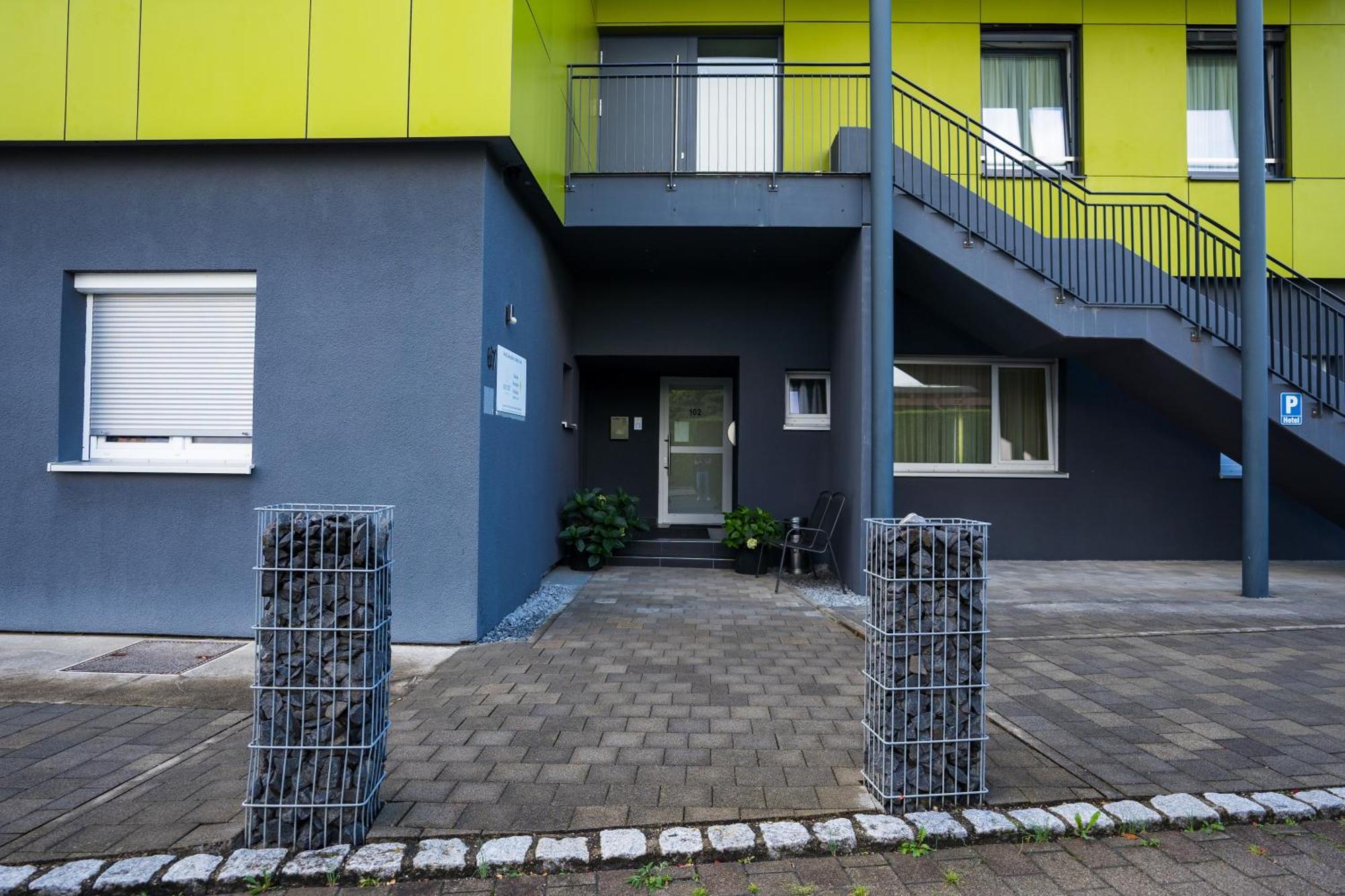 Bed & Breakfast Outlet Hotel Dettingen an der Erms Exterior foto