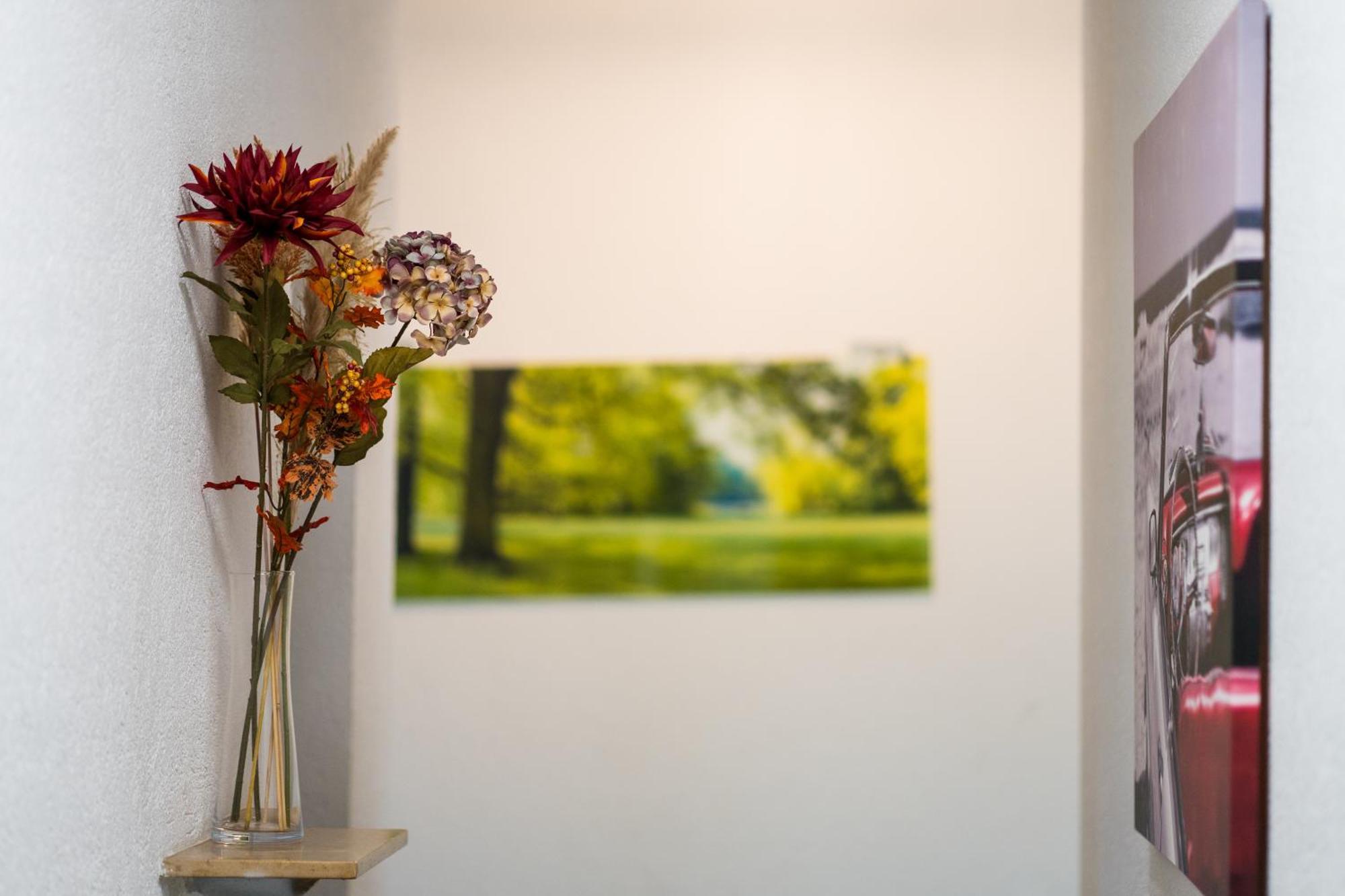 Bed & Breakfast Outlet Hotel Dettingen an der Erms Exterior foto