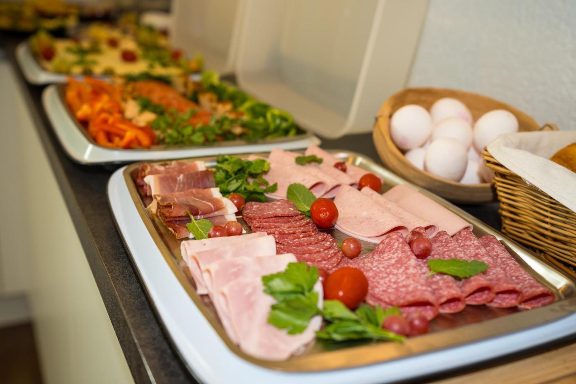 Bed & Breakfast Outlet Hotel Dettingen an der Erms Exterior foto