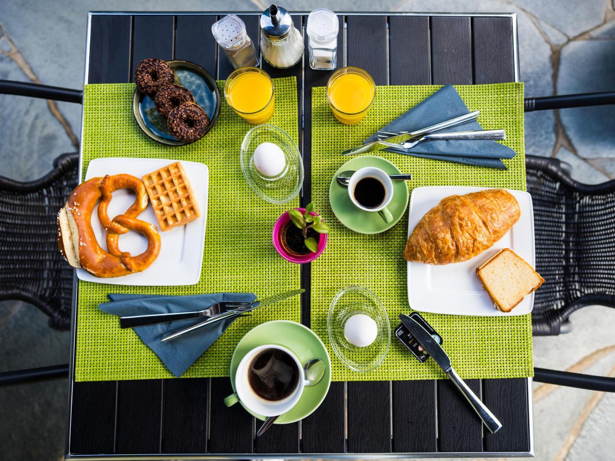 Bed & Breakfast Outlet Hotel Dettingen an der Erms Exterior foto